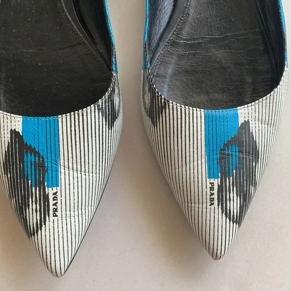 PRADA Graphic-Lips Printed Pointed Toe Ballet Flat White Blue Women’s Size 37.5 - Picture 2 of 13